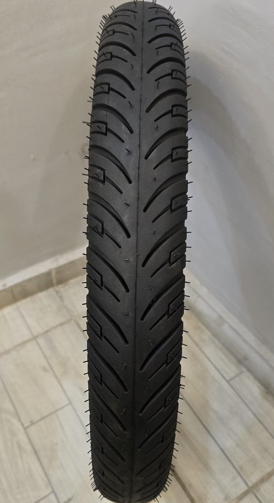 275-18 TUBELESS MAXRIDE MOTORSİKLET LASTİK